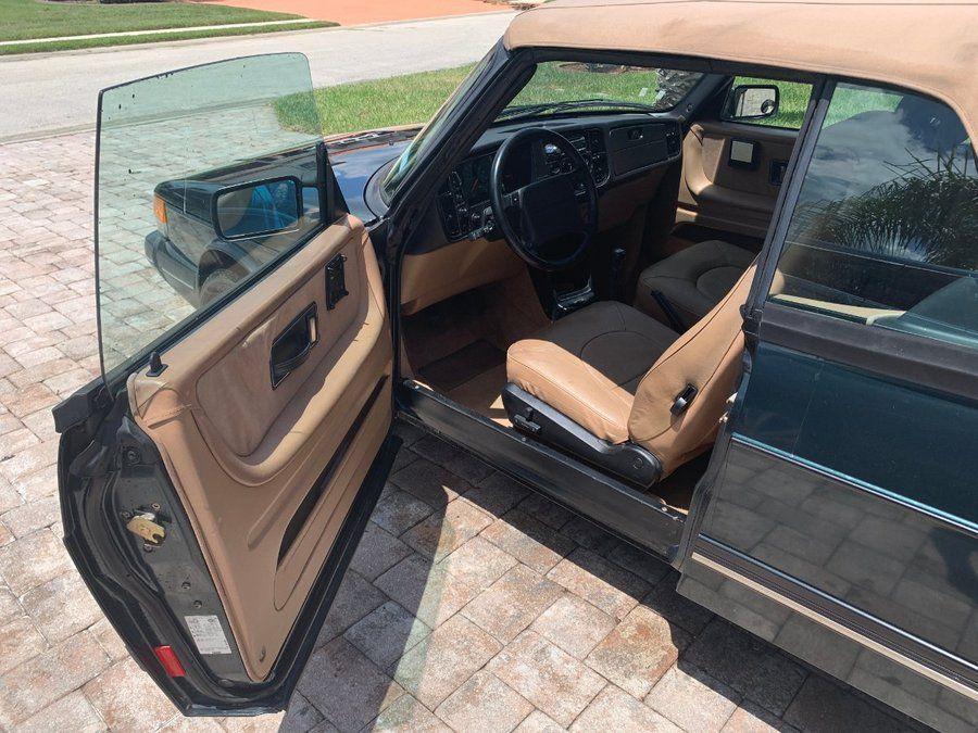 Интерьер Saab 900 S Cabriolet 1994 года  (NA) (фото 2 из 24)